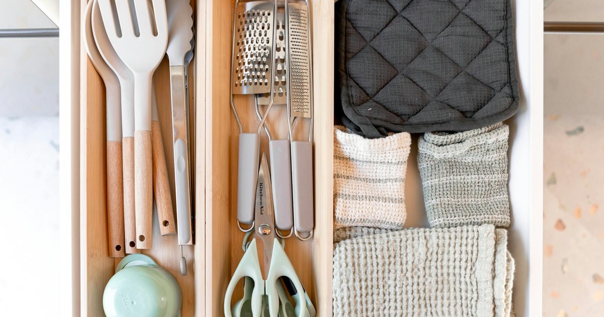 5 Smart Kitchen Gadgets That Reduce Food Waste by 50% (And Save You Hundreds Annually)