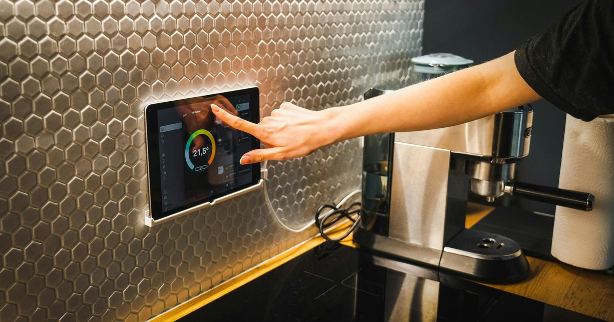The 7 Most Underrated Smart Home Gadgets That Actually Save You Time (Beyond Voice Assistants)