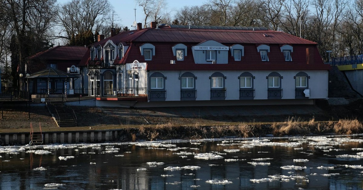 8 Bizarre Travel Accommodations That Will Make Your Next Trip Unforgettable (From Treehouses to Ice Hotels)