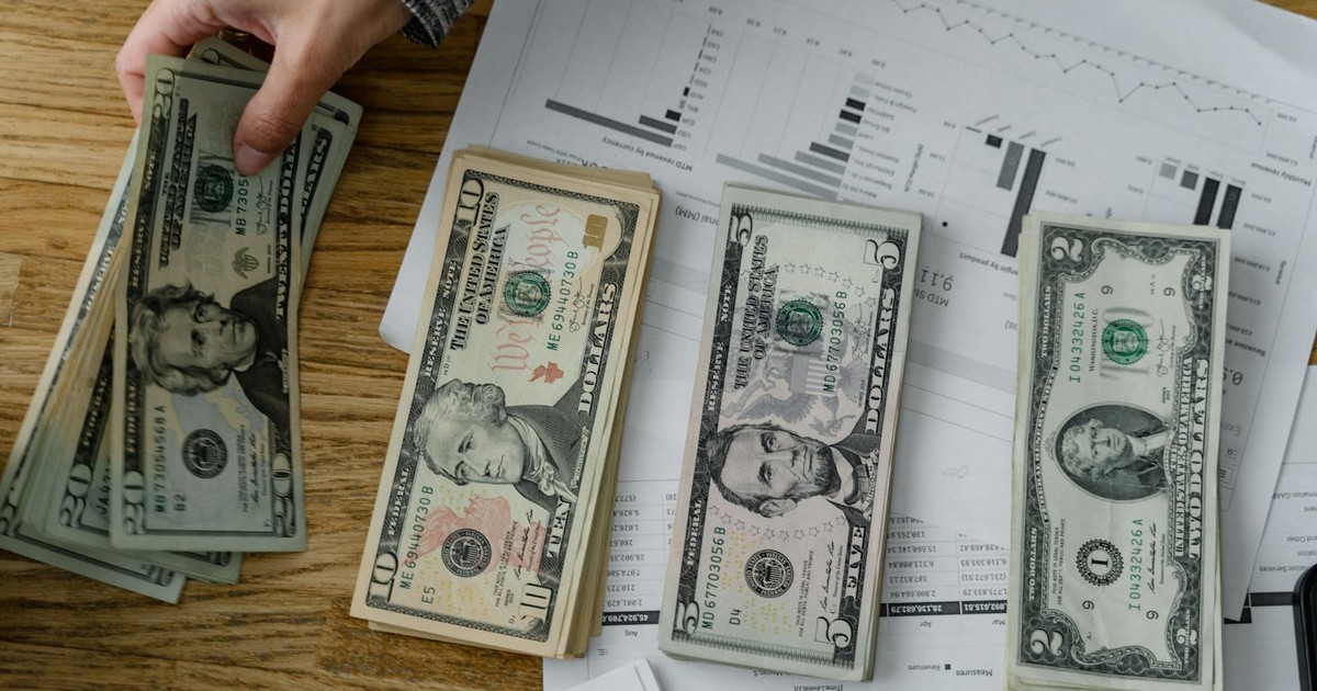 The 9 Most Bizarre Money-Saving Tricks That Actually Work (From Extreme Frugalists)